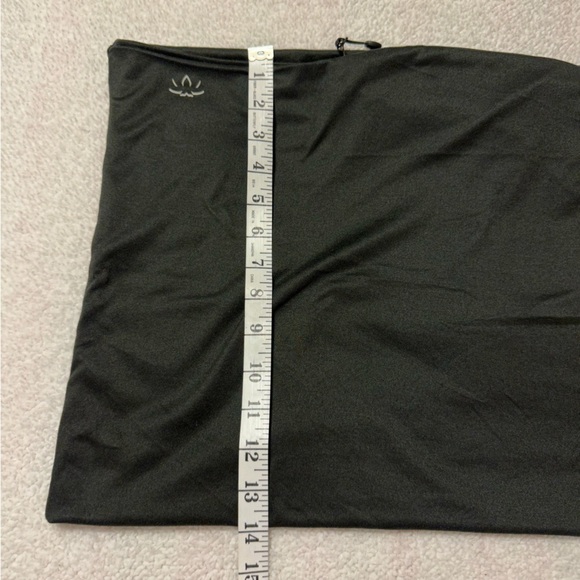 BEYOND YOGA Hidden Pocket Infinity Scarf Zipper Pocket Black Brown Soft - Picture 5 of 13